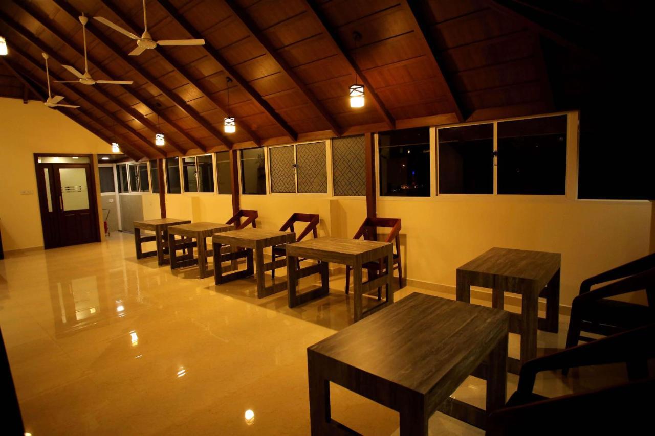 Kira Palace Residency Hotel Ernakulam Exterior photo