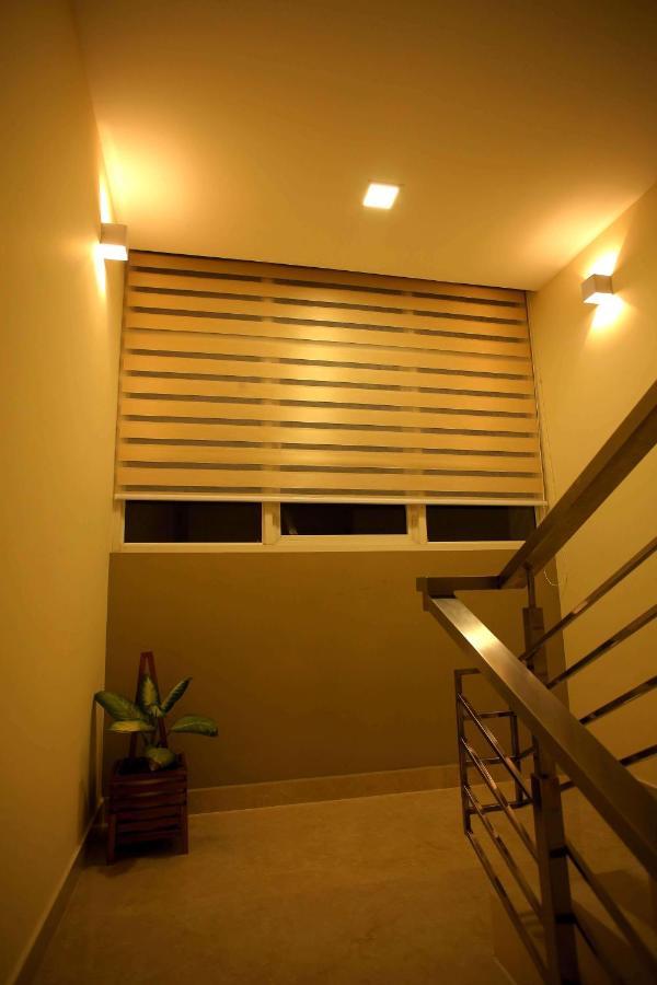 Kira Palace Residency Hotel Ernakulam Exterior photo