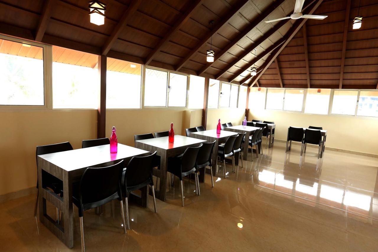 Kira Palace Residency Hotel Ernakulam Exterior photo