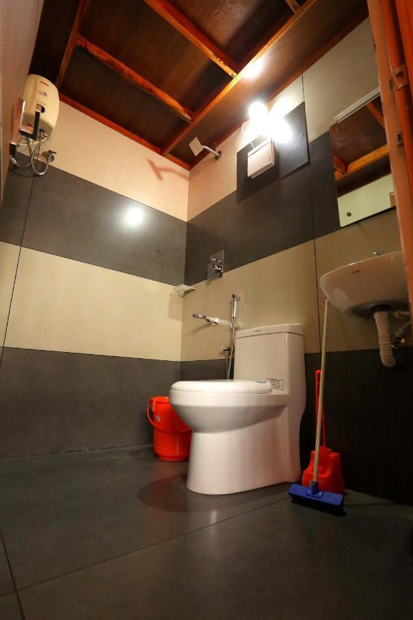 Kira Palace Residency Hotel Ernakulam Exterior photo