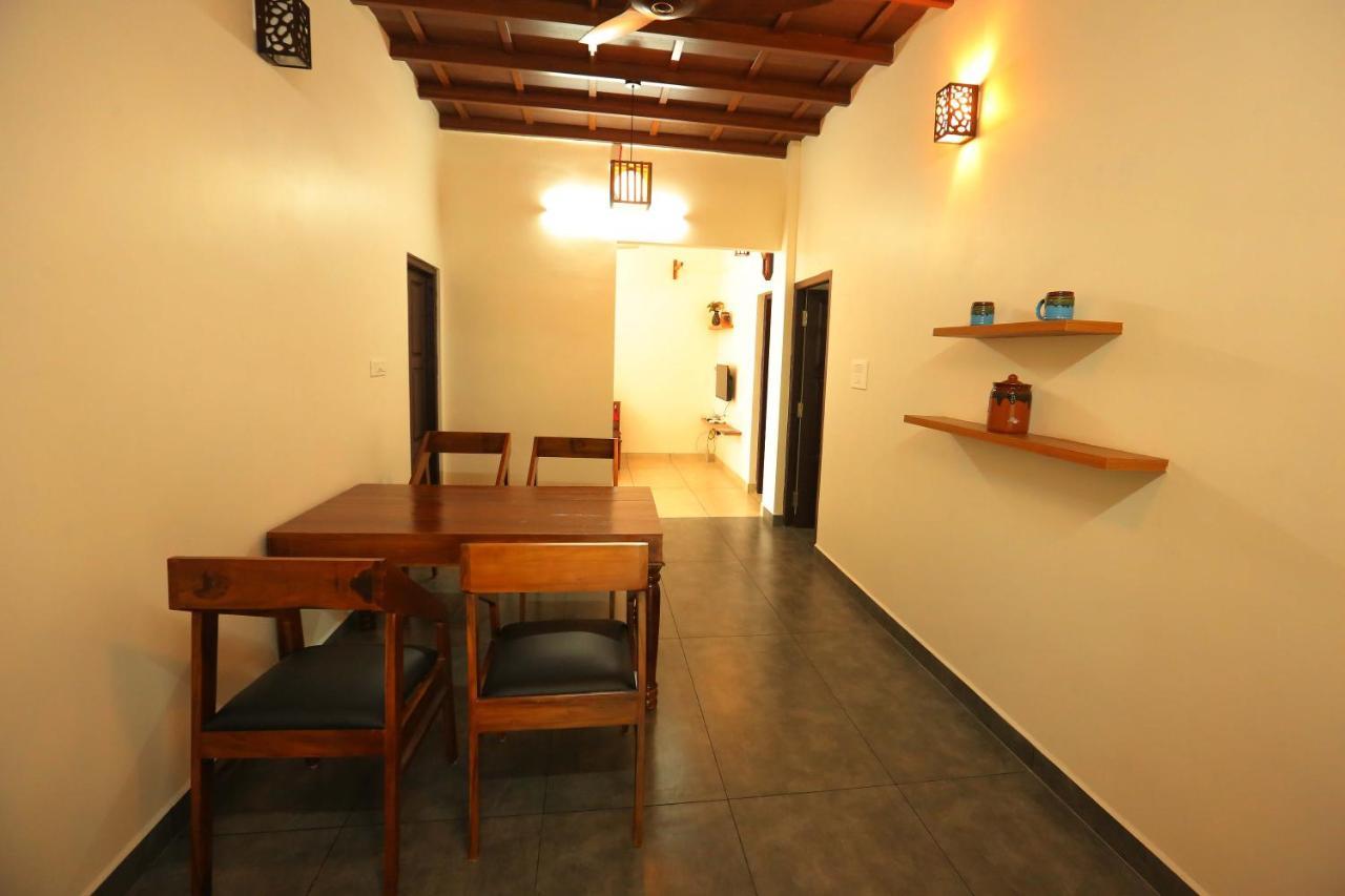 Kira Palace Residency Hotel Ernakulam Exterior photo