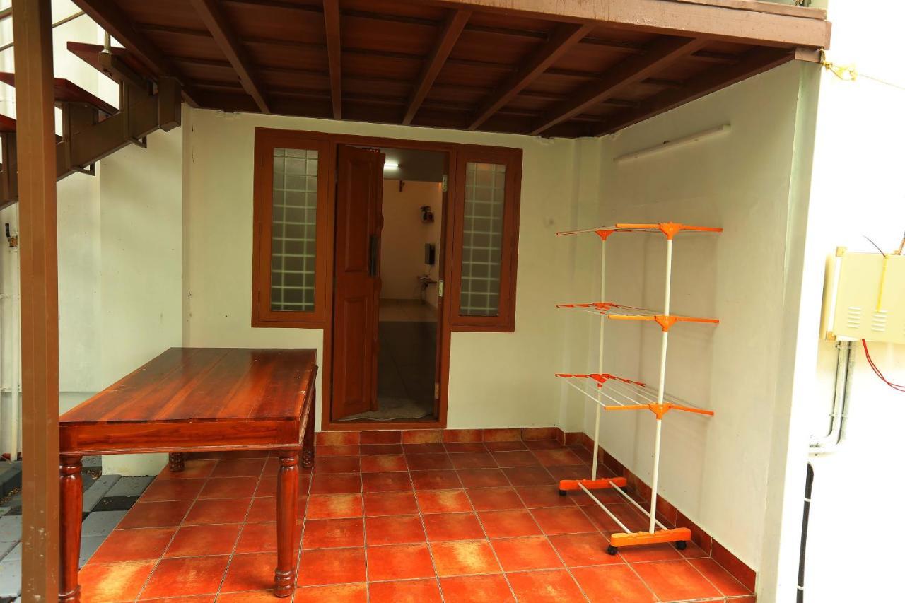 Kira Palace Residency Hotel Ernakulam Exterior photo