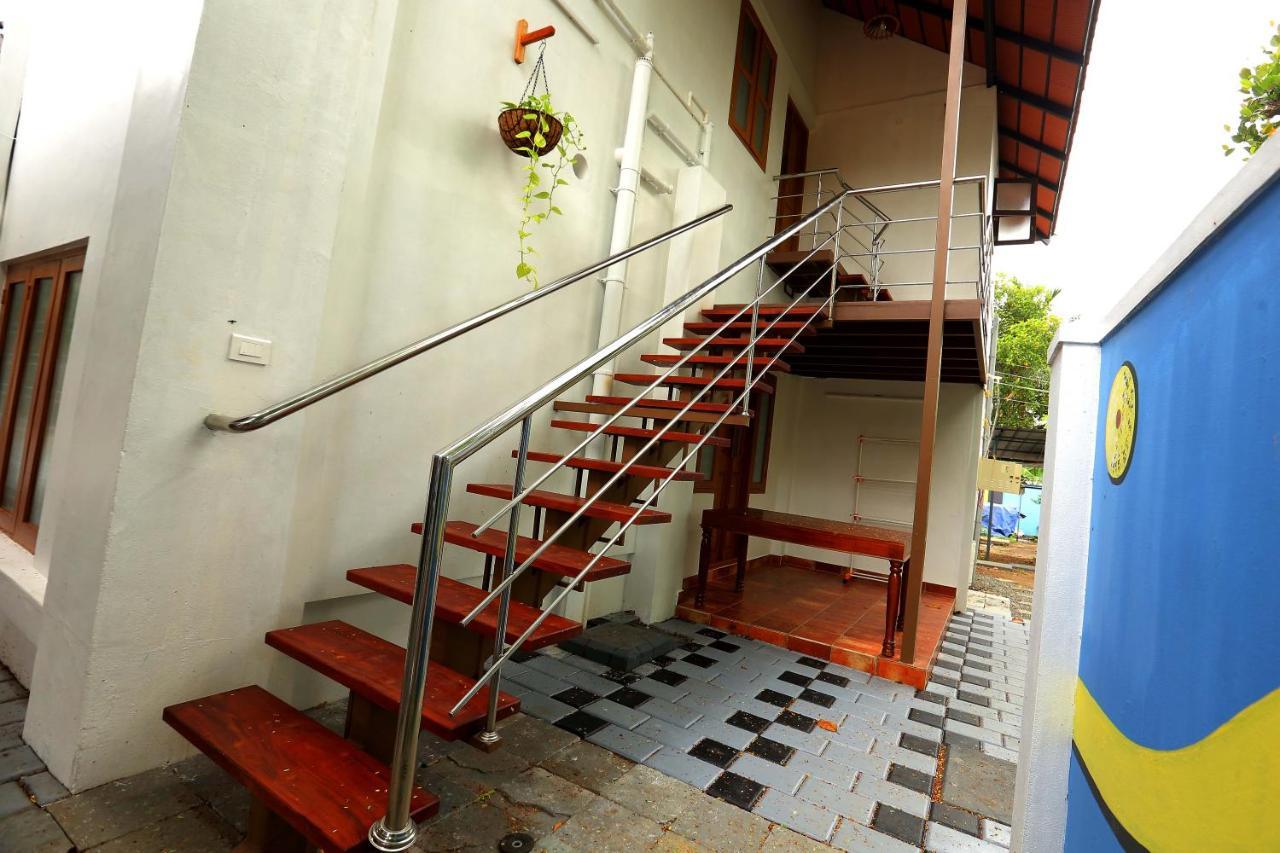Kira Palace Residency Hotel Ernakulam Exterior photo